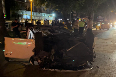 Makas atan otomobil taksiyle çarpıştı: 1'i ağır 3 yaralı